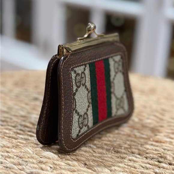 Gucci Kiss Lock Coin Purse - Picture 2 of 4